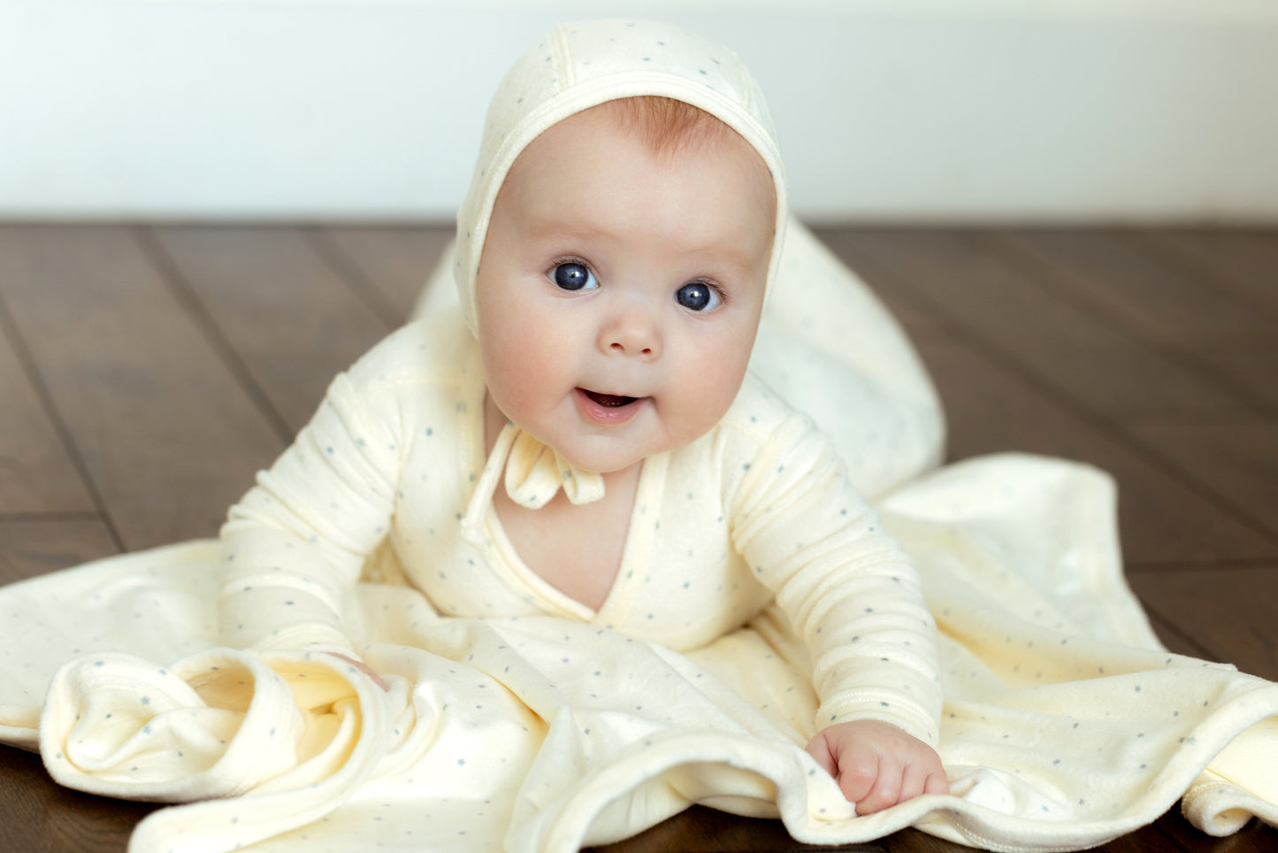 Velour Dot Pattern Wrap Bonnet